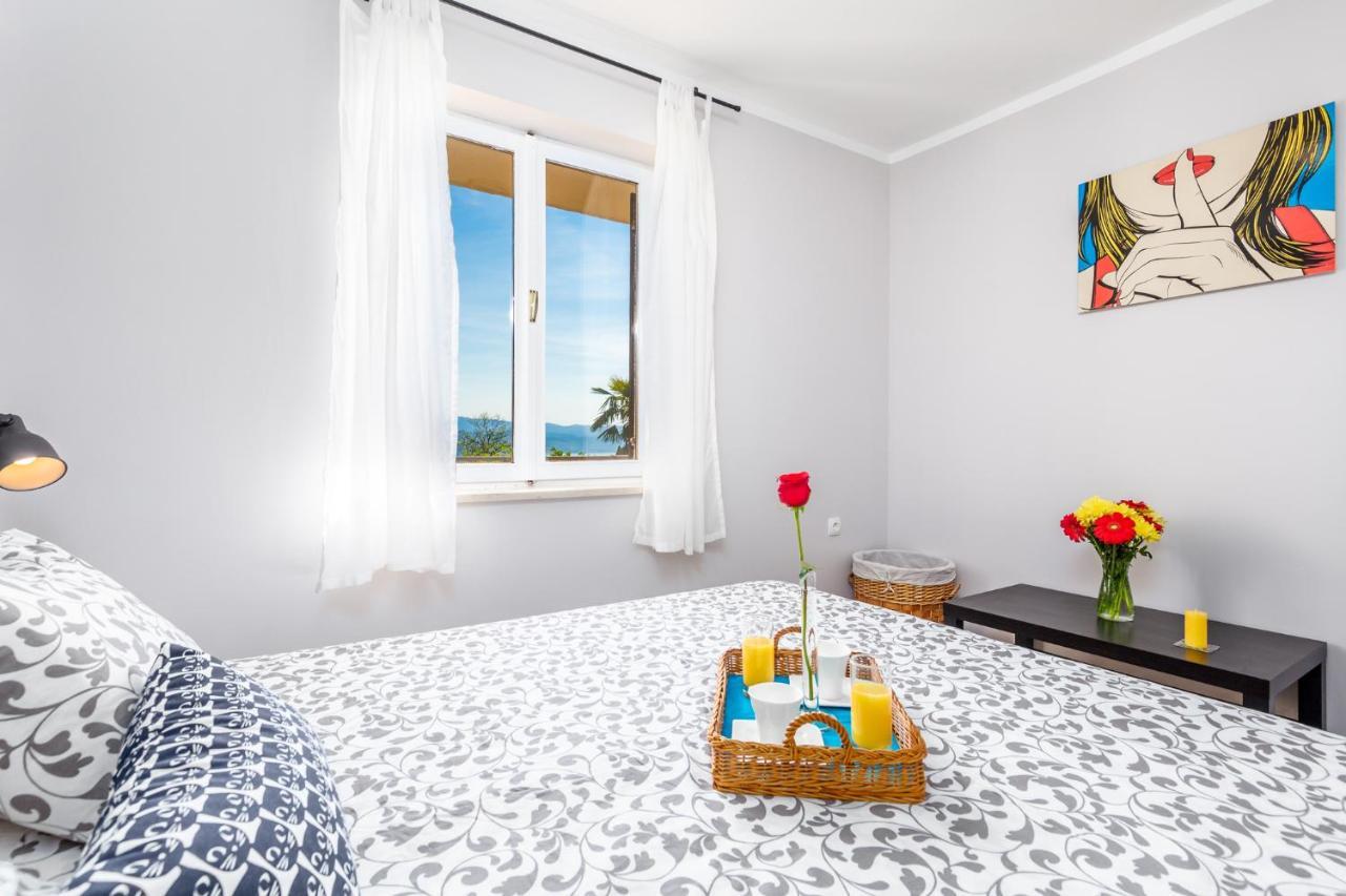 Apartments Alyss Lovran Εξωτερικό φωτογραφία